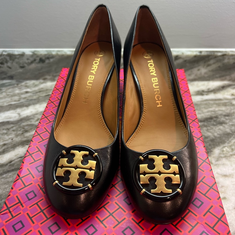 Tory Burch Black Claire Leather Pump with Signature Logo